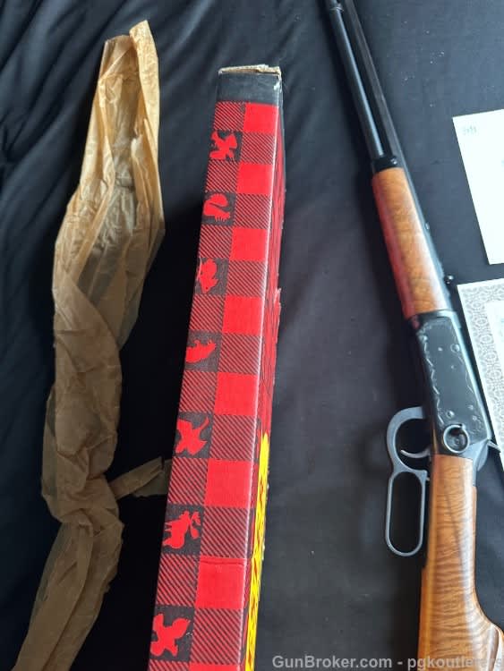 BOXED WINCHESTER MODEL 94 CLASSIC LEVER ACTION SHORT RIFLE-img-8