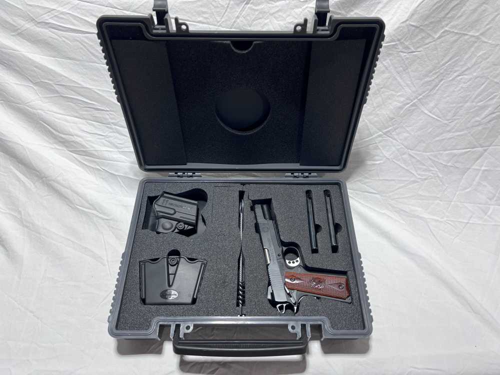 Springfield Armory 1911 Operator .45 ACP – With Hard Case, Holster, and 2 M-img-1