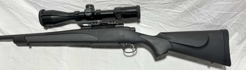 Remington Model 700 – .270 Winchester – 22" Barrel – Black Synthetic Stock-img-1