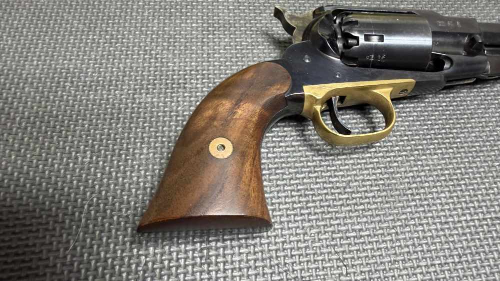 Remington 1858 New Army replica revolver by Pietta VG COND 2015-img-2