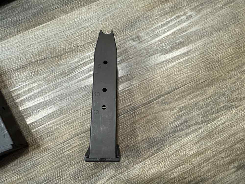 Lot of 20 Magazines Beretta 92C (10) Mec-Gar 15 Rd, (10) OEM Beretta 13 Rd-img-3