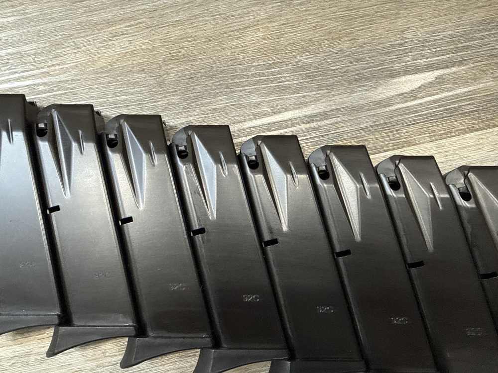 Lot of 20 Magazines Beretta 92C (10) Mec-Gar 15 Rd, (10) OEM Beretta 13 Rd-img-9