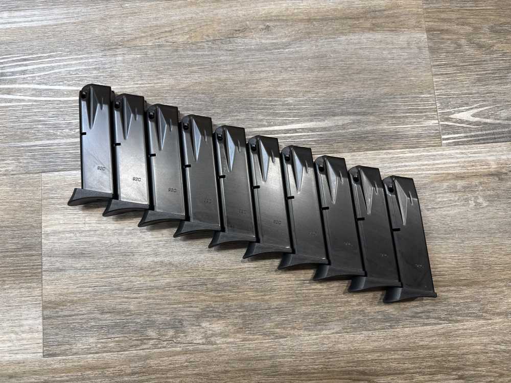 Lot of 20 Magazines Beretta 92C (10) Mec-Gar 15 Rd, (10) OEM Beretta 13 Rd-img-0