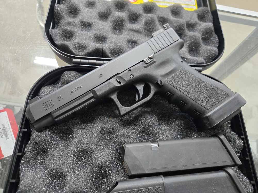 Glock 35 GEN 3 40 S&W 5.31" BBL (2)15-Round Mags Black PI3530103-img-1