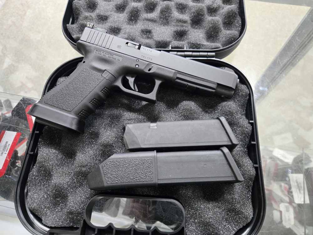Glock 35 GEN 3 40 S&W 5.31" BBL (2)15-Round Mags Black PI3530103-img-0