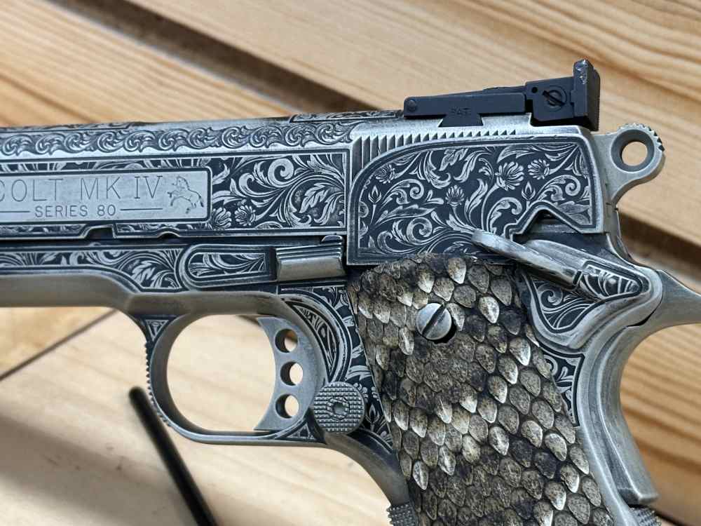 Custom 1986 Colt MK IV Series 80 Government 38 Super engraved 1911 Bar Sto -img-3