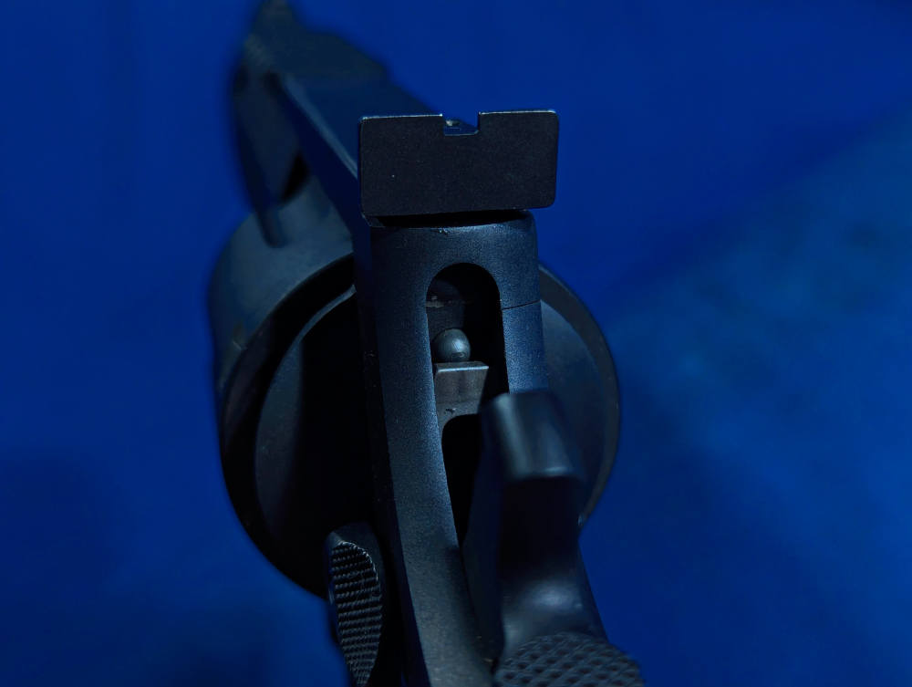 Taurus Raging Hunter .44 Mag 5 1/2" Ported Barrel - Matte Black Excellent!-img-17