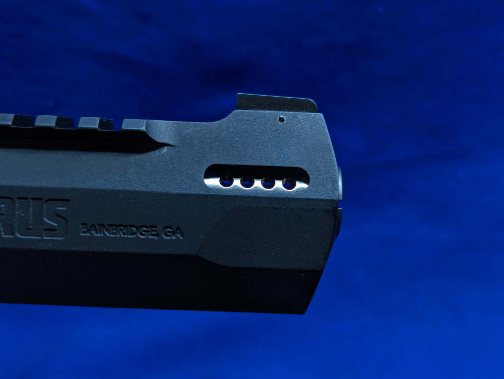 Taurus Raging Hunter .44 Mag 5 1/2" Ported Barrel - Matte Black Excellent!-img-13