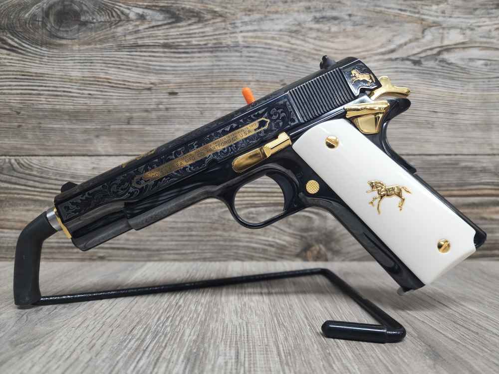 Colt 1911 Government 38 Super-img-1