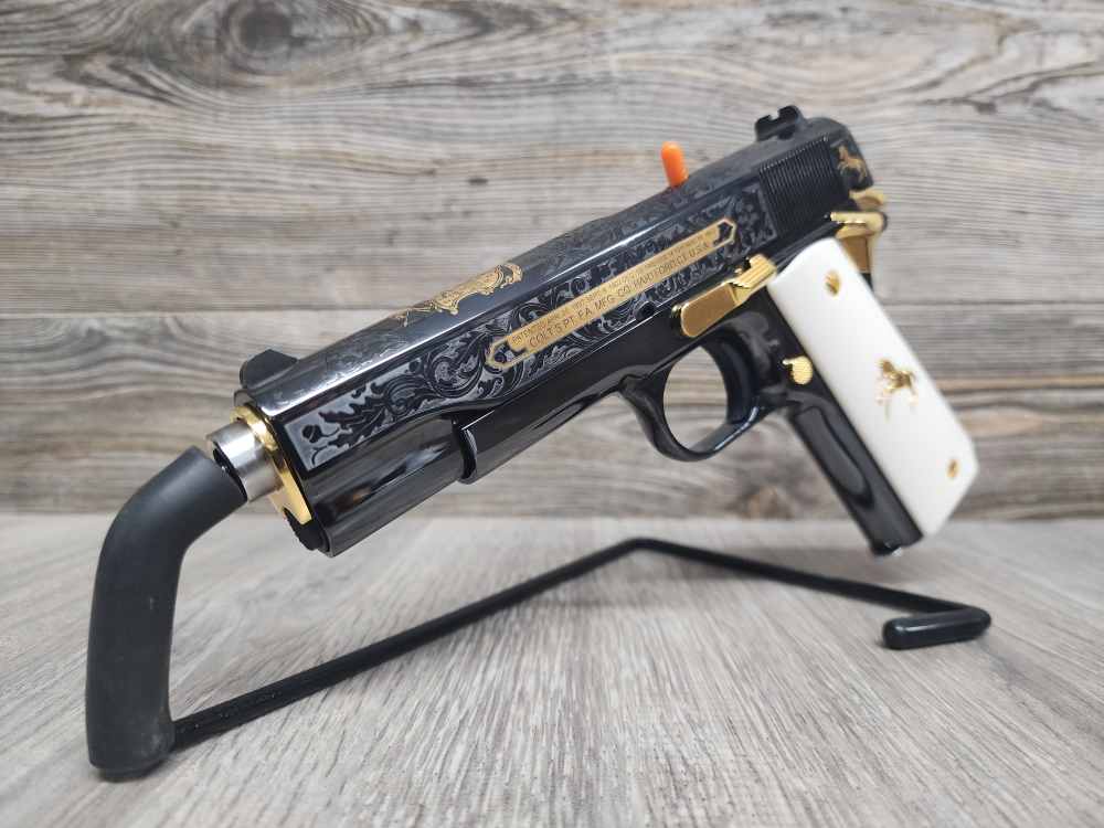 Colt 1911 Government 38 Super-img-2