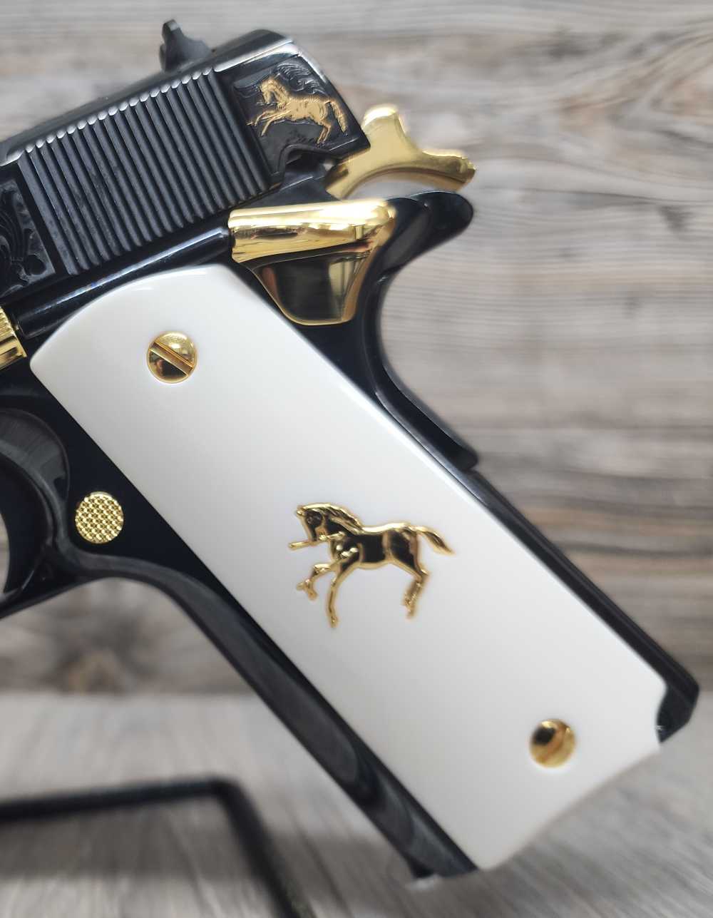 Colt 1911 Government 38 Super-img-7