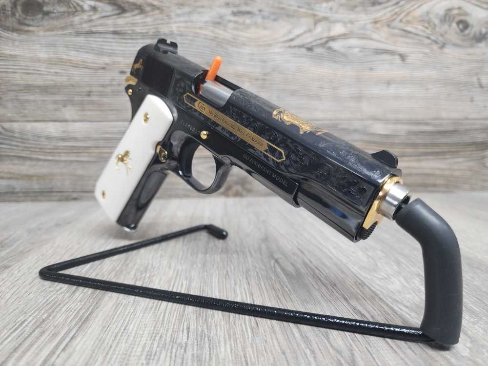 Colt 1911 Government 38 Super-img-4