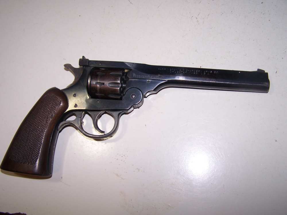 H&R Sportsman .22LR 9 Shot Pistol-img-1