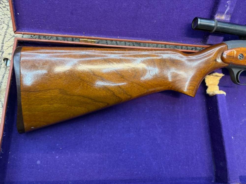 JC Higgins model 36 .22 with scope and metal hard case-img-5