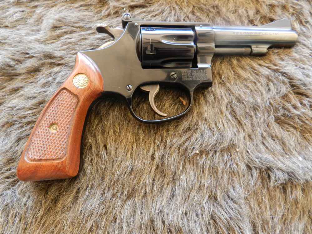 S&W Model 43 22 Caliber 3 1/2" Blue 99% in Box-img-4