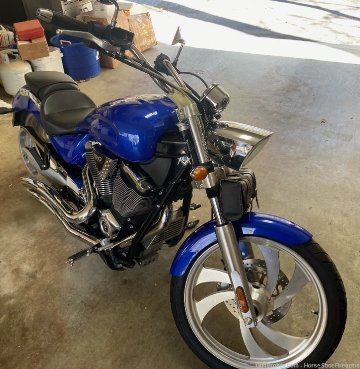 2008 Victory Vegas Limited Low Blue w/Many Extras -img-3