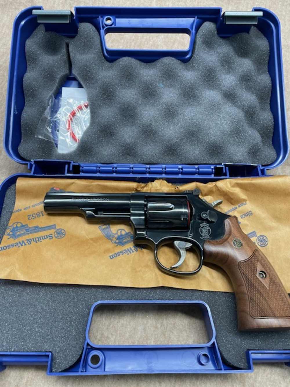 Smith & Wesson Model 19 .357 Mag No Internal Lock-img-22