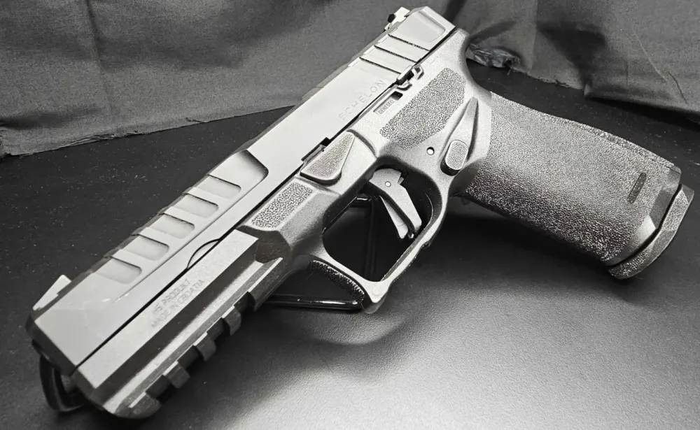 Springfield Echelon 9mm W/ Soft Case, 3 Mags and Accessories-img-4
