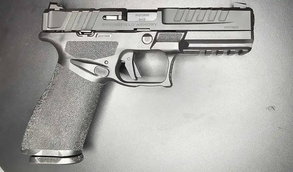 Springfield Echelon 9mm W/ Soft Case, 3 Mags and Accessories-img-2