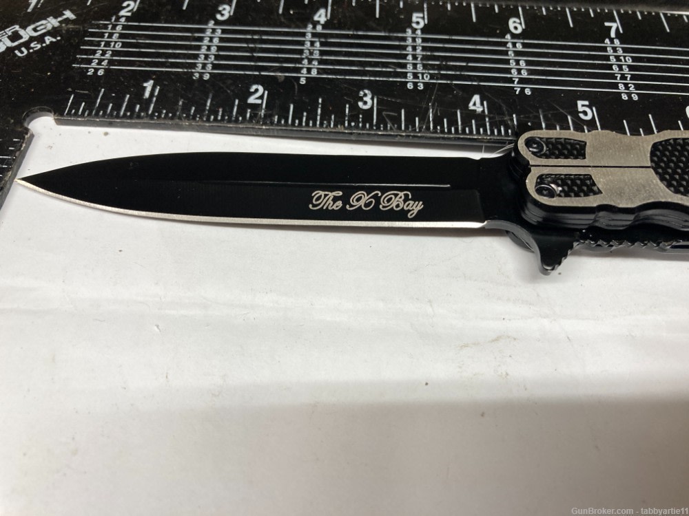 the 96 bay assisted side open stiletto knife new in box -img-4