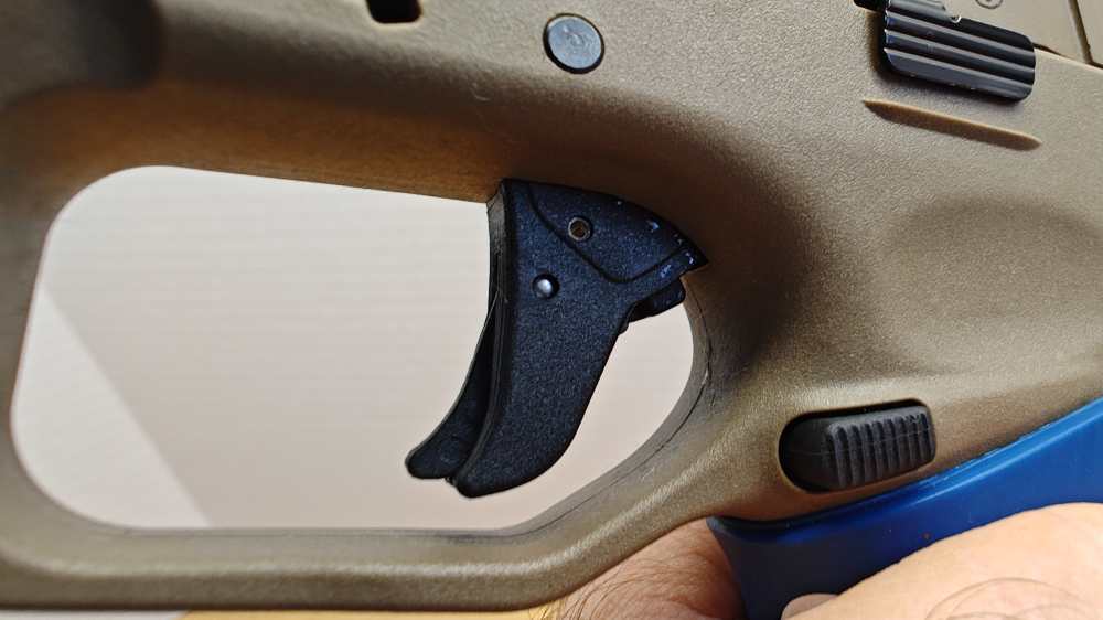 "RARE" Stoeger STR-9C FDE W/ 3 Factory Mags-img-15