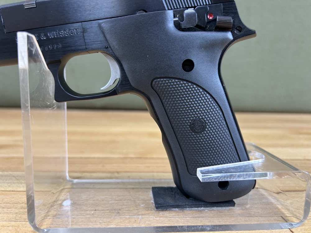 Smith & Wesson Model 422 Semi Auto Pistol .22LR Like New In Box VGC 4.5" -img-7