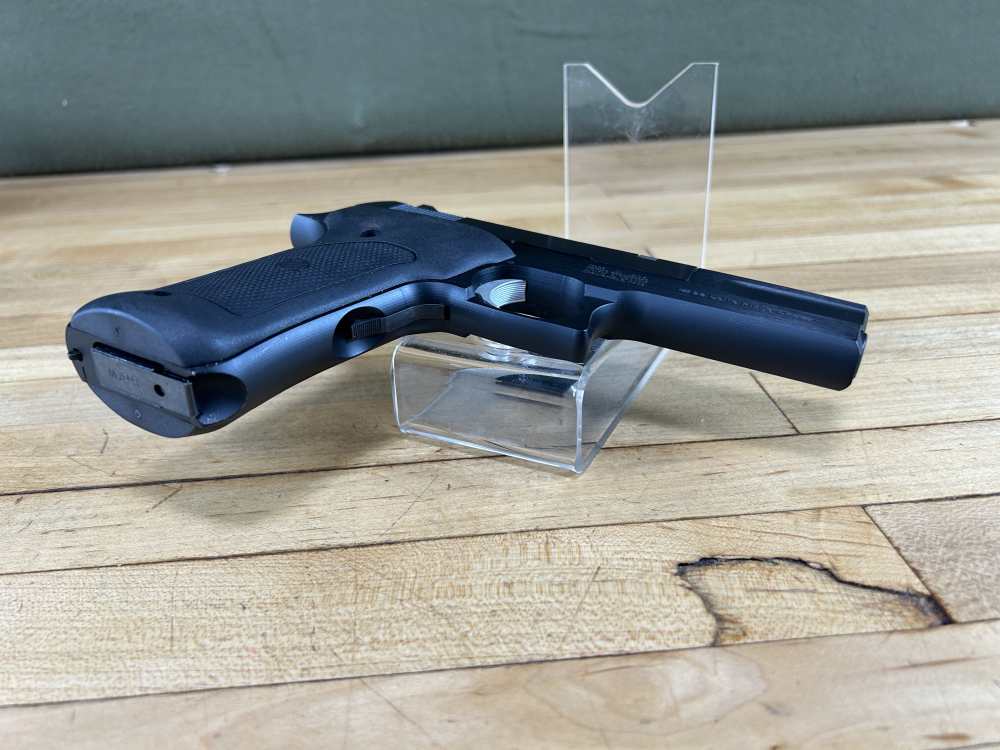 Smith & Wesson Model 422 Semi Auto Pistol .22LR Like New In Box VGC 4.5" -img-17