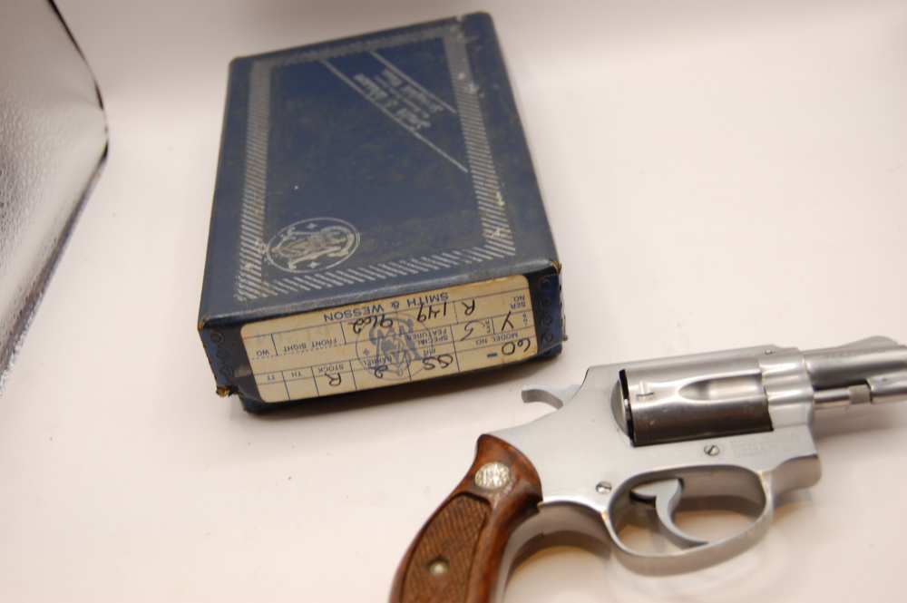 Smith & Wesson Model 60 DA Revolver Box 3 Holsters great Condition-img-9