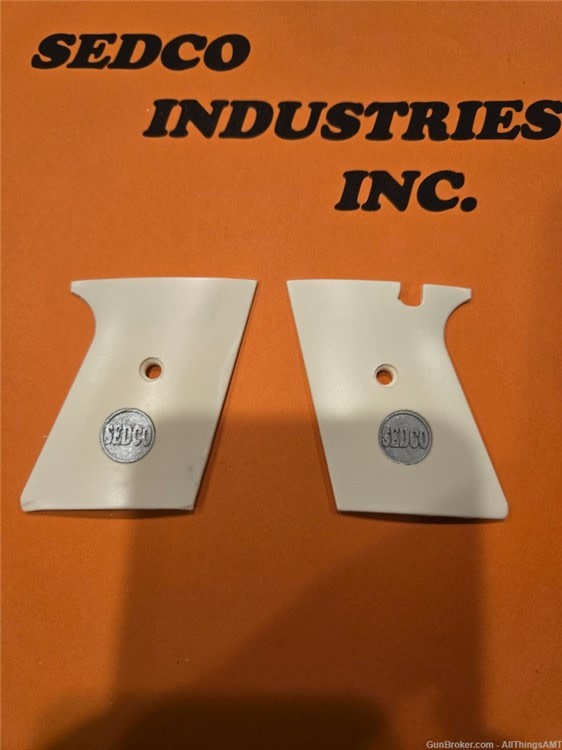 Sedco Industries SP22 SP-22 Smooth faux bone / ivory grips with medallions -img-1