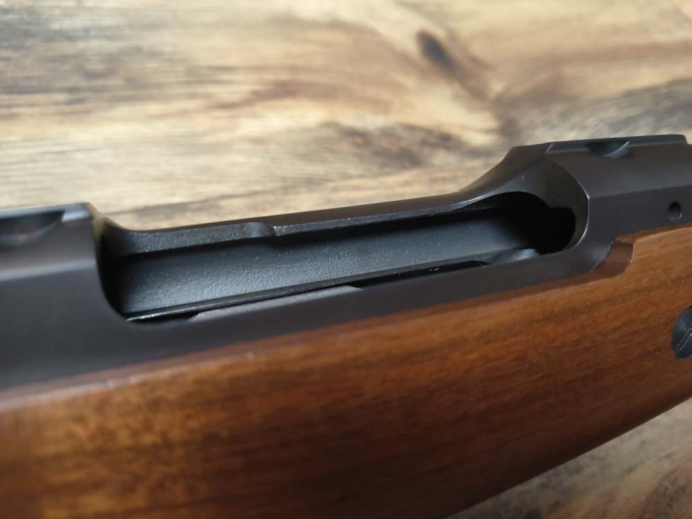 Great Condition Ruger M77 Hawkeye 375 Ruger Bolt Action Rifle Walnut 23" -img-37