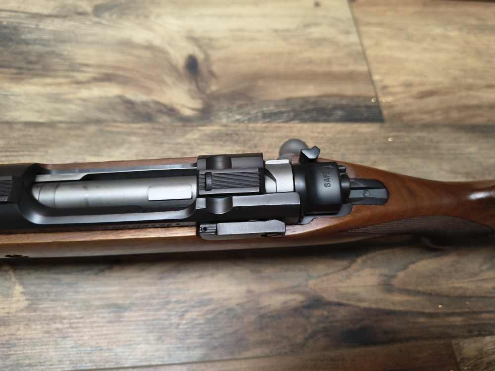 Great Condition Ruger M77 Hawkeye 375 Ruger Bolt Action Rifle Walnut 23" -img-20