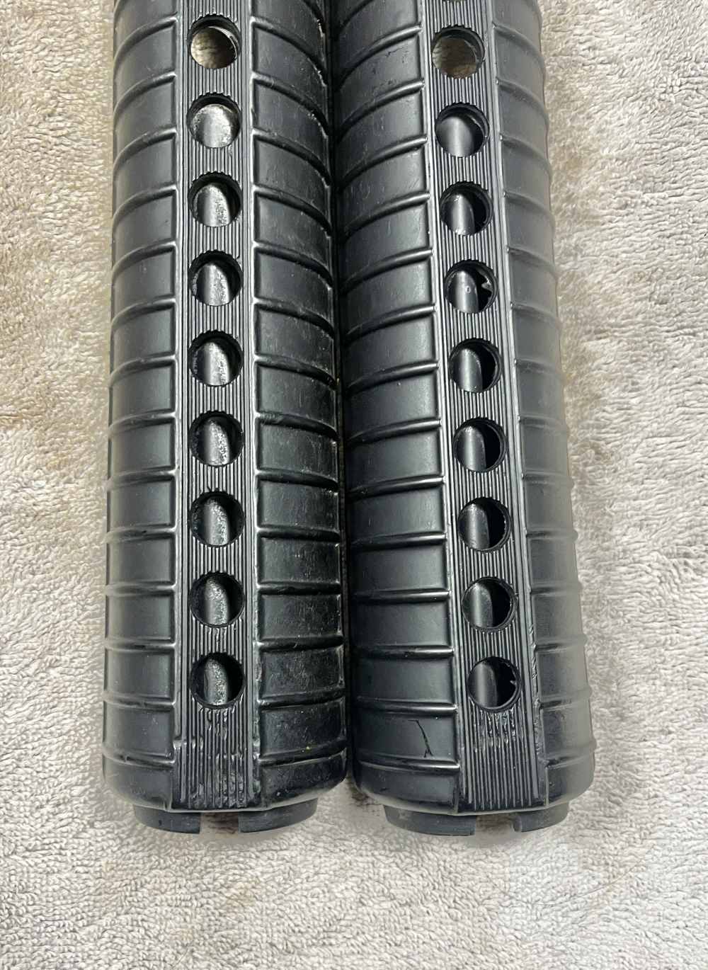 Lot of 2 m16 A2 Hand guards -img-3