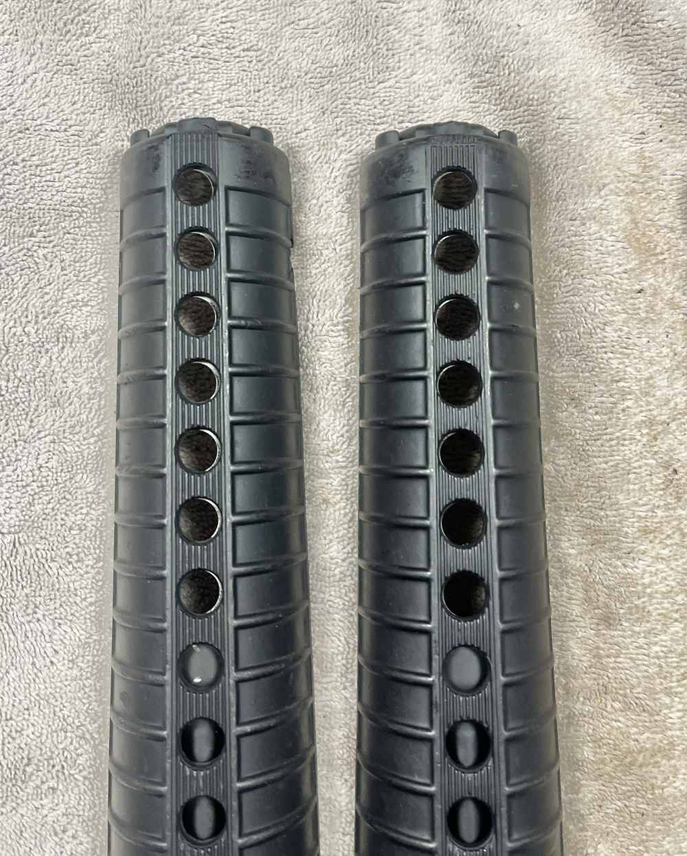 Lot of 2 m16 A2 Hand guards -img-2