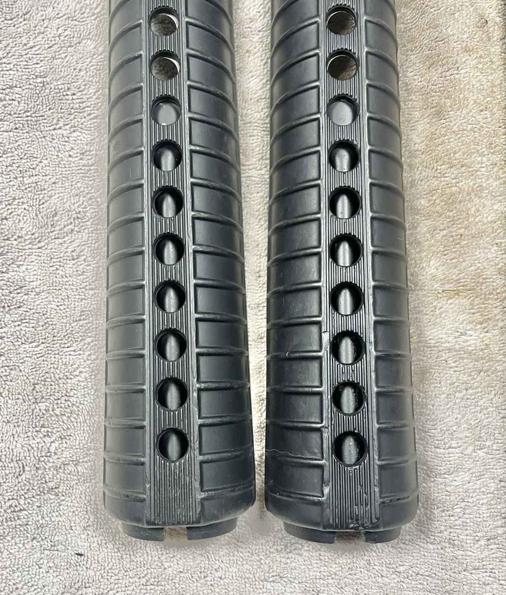 Lot of 2 m16 A2 Hand guards -img-1