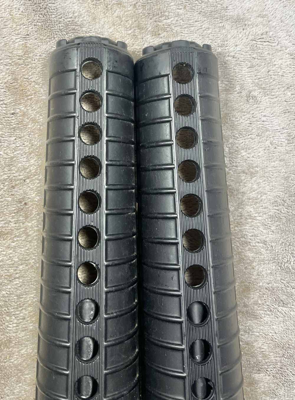 Lot of 2 m16 A2 Hand guards -img-4