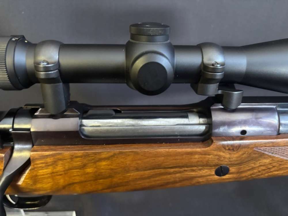 Ruger M77 Magnum .375 H&H Leupold VX-III 1.75-6x-img-16