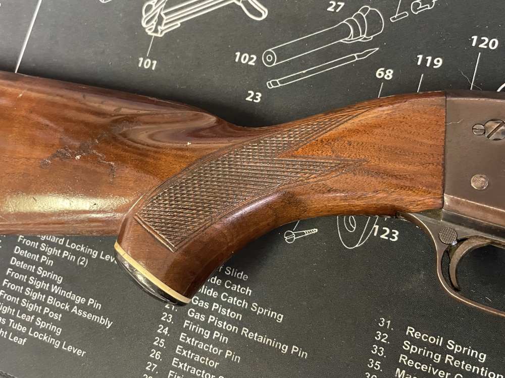 Ithaca Gun Co Model 37 Featherlight - ENGRAVING - 12ga - Pump - NICE RARE -img-12