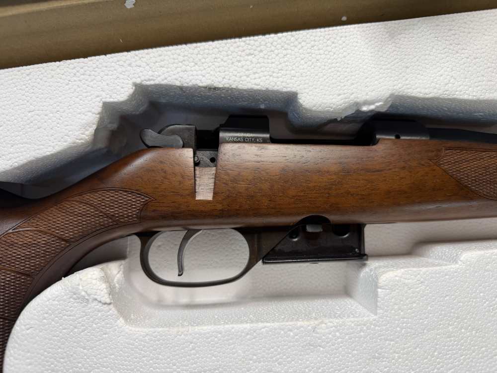 LNIB CZ 527 Lux 22 hornet wood blued NICE! Rare! Trades!-img-3