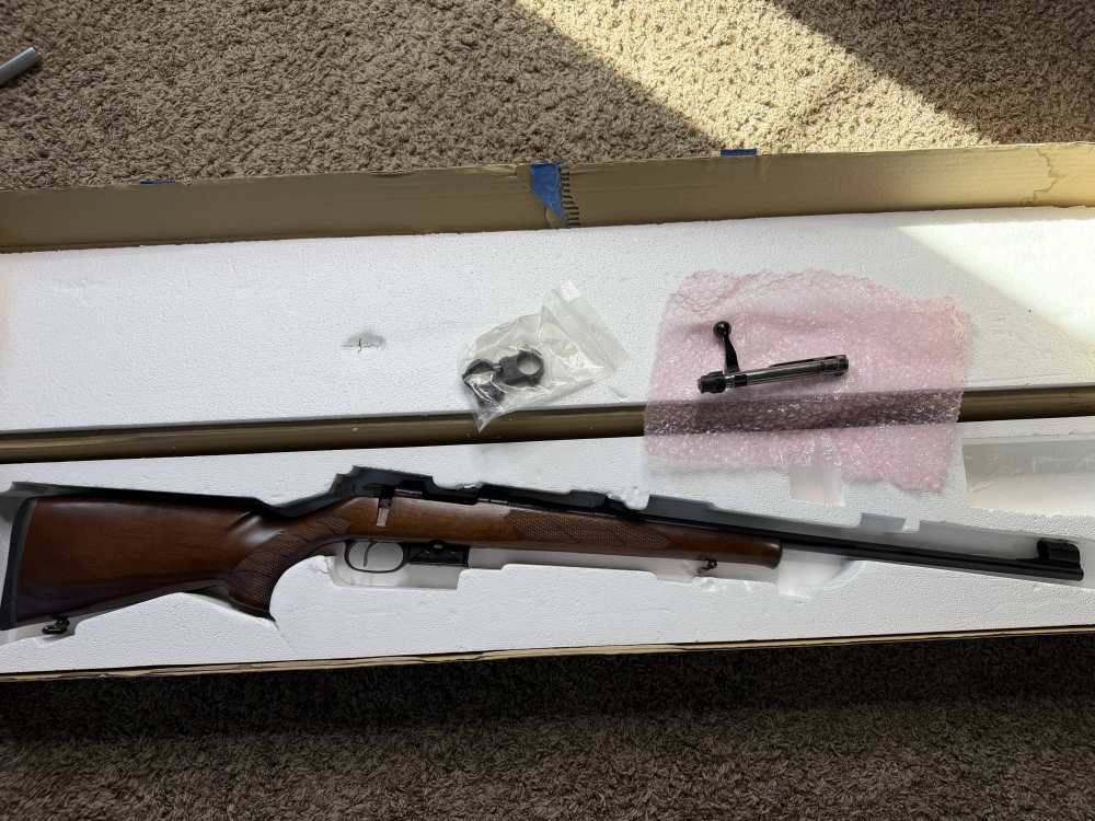 LNIB CZ 527 Lux 22 hornet wood blued NICE! Rare! Trades!-img-1