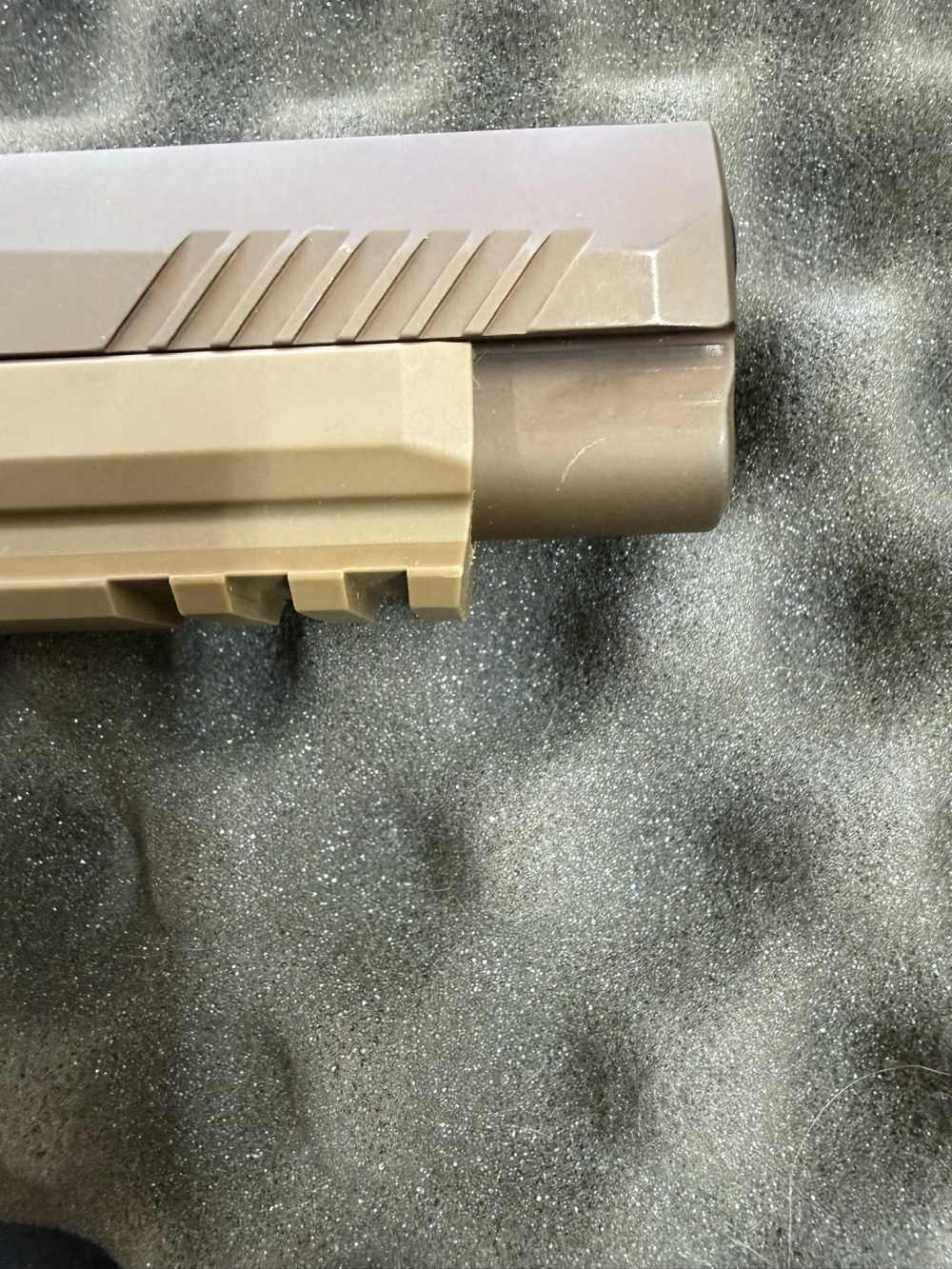 Sig Sauer M17 9mm No thumb safety-img-10