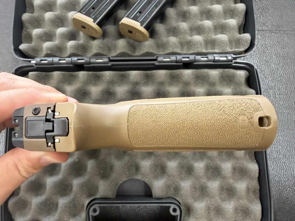 Sig Sauer M17 9mm No thumb safety-img-18