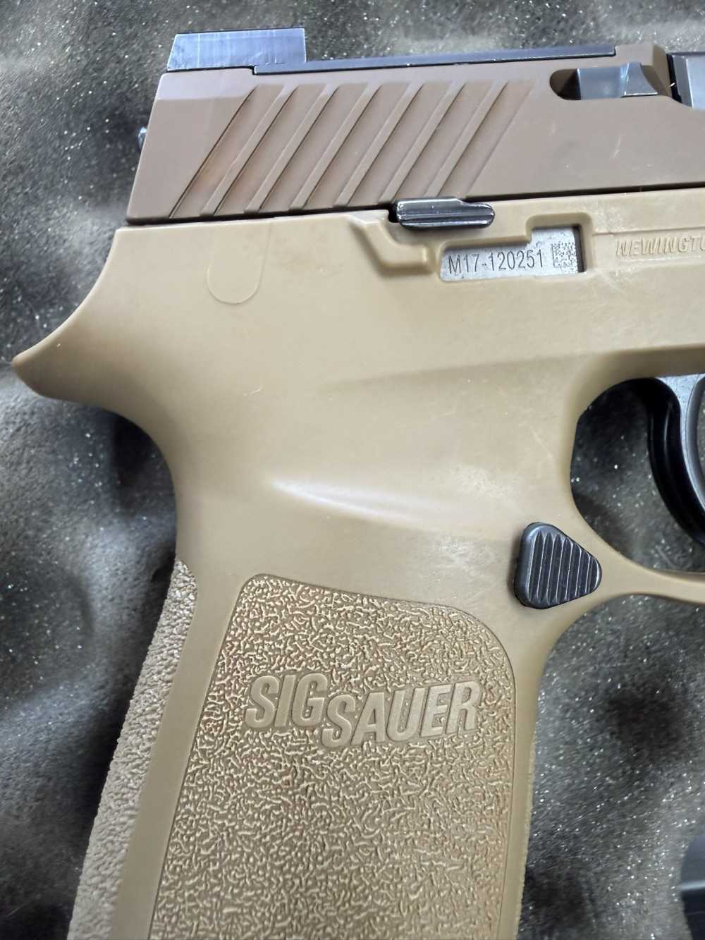 Sig Sauer M17 9mm No thumb safety-img-8