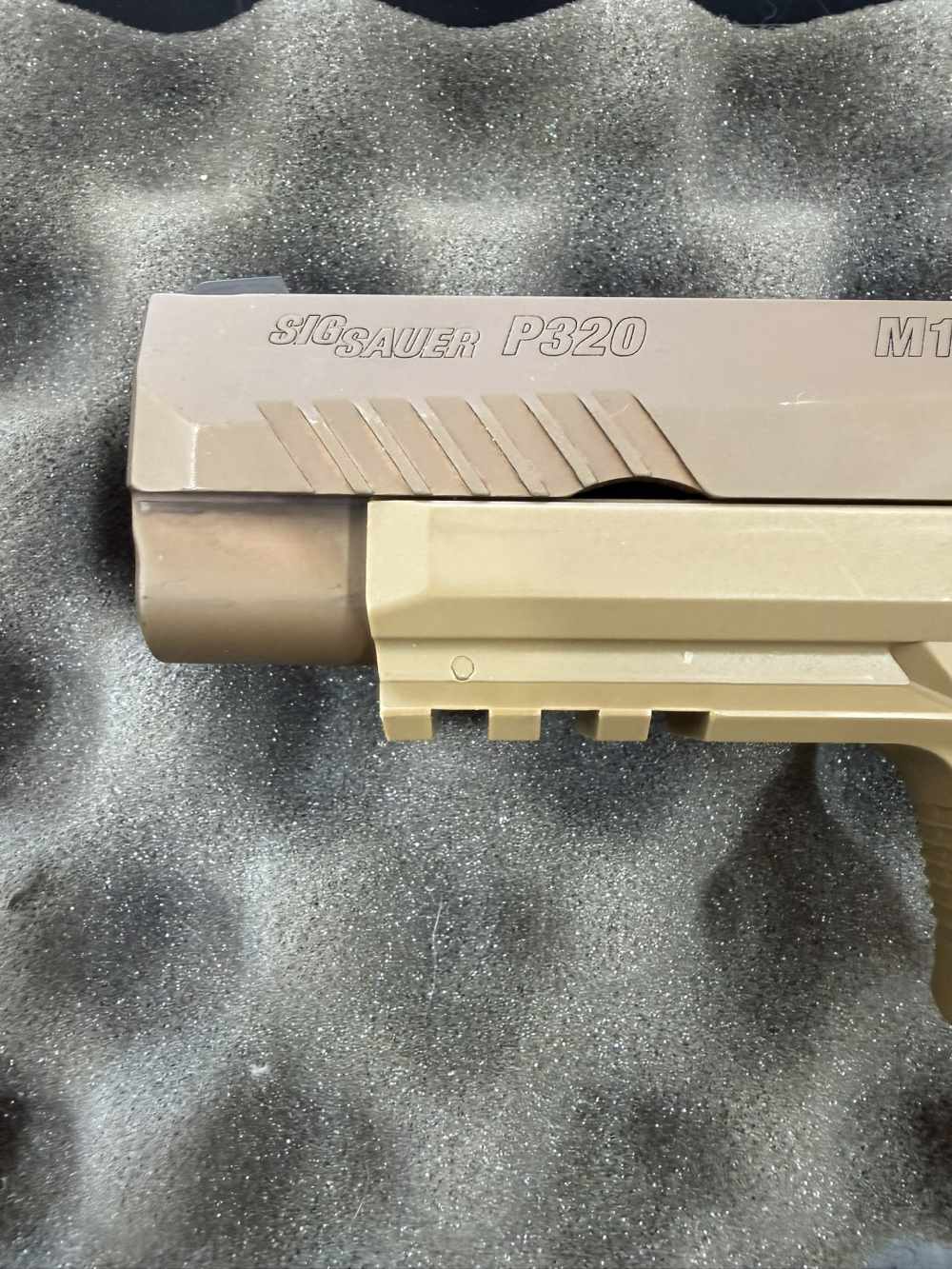 Sig Sauer M17 9mm No thumb safety-img-5