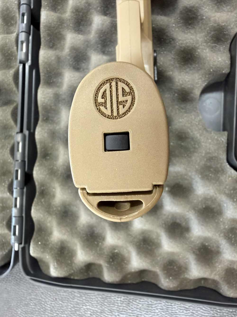 Sig Sauer M17 9mm No thumb safety-img-17