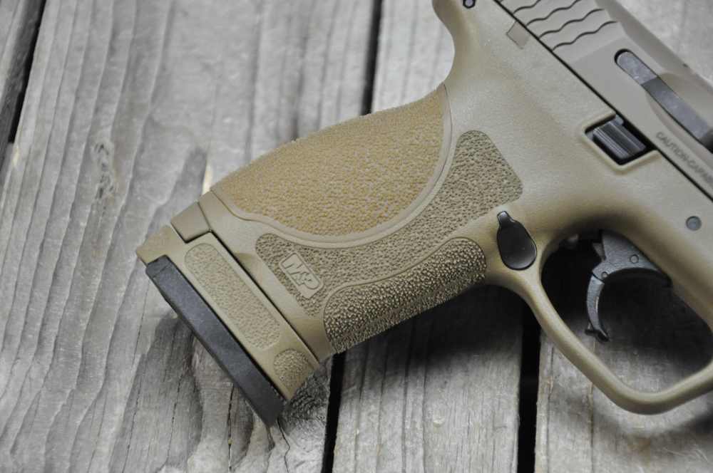 Smith & Wesson M&P9 M2.0 Compact FDE Owned by John Taffin-img-2