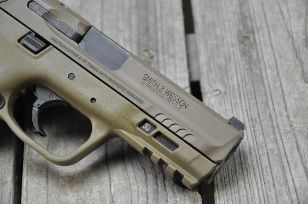 Smith & Wesson M&P9 M2.0 Compact FDE Owned by John Taffin-img-4