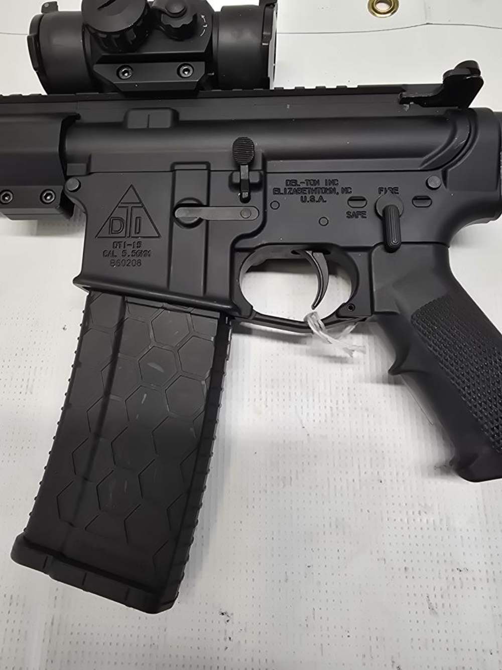 Del-Ton DTI-15 5.56 Nato w/ Tru Glo Red and Green Dot Sight-img-2