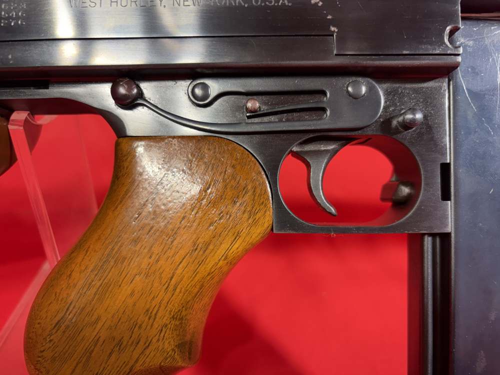 Fully Transferable Auto Ordnance 1928 Thompson Submachine Gun .45 w/ Case -img-12