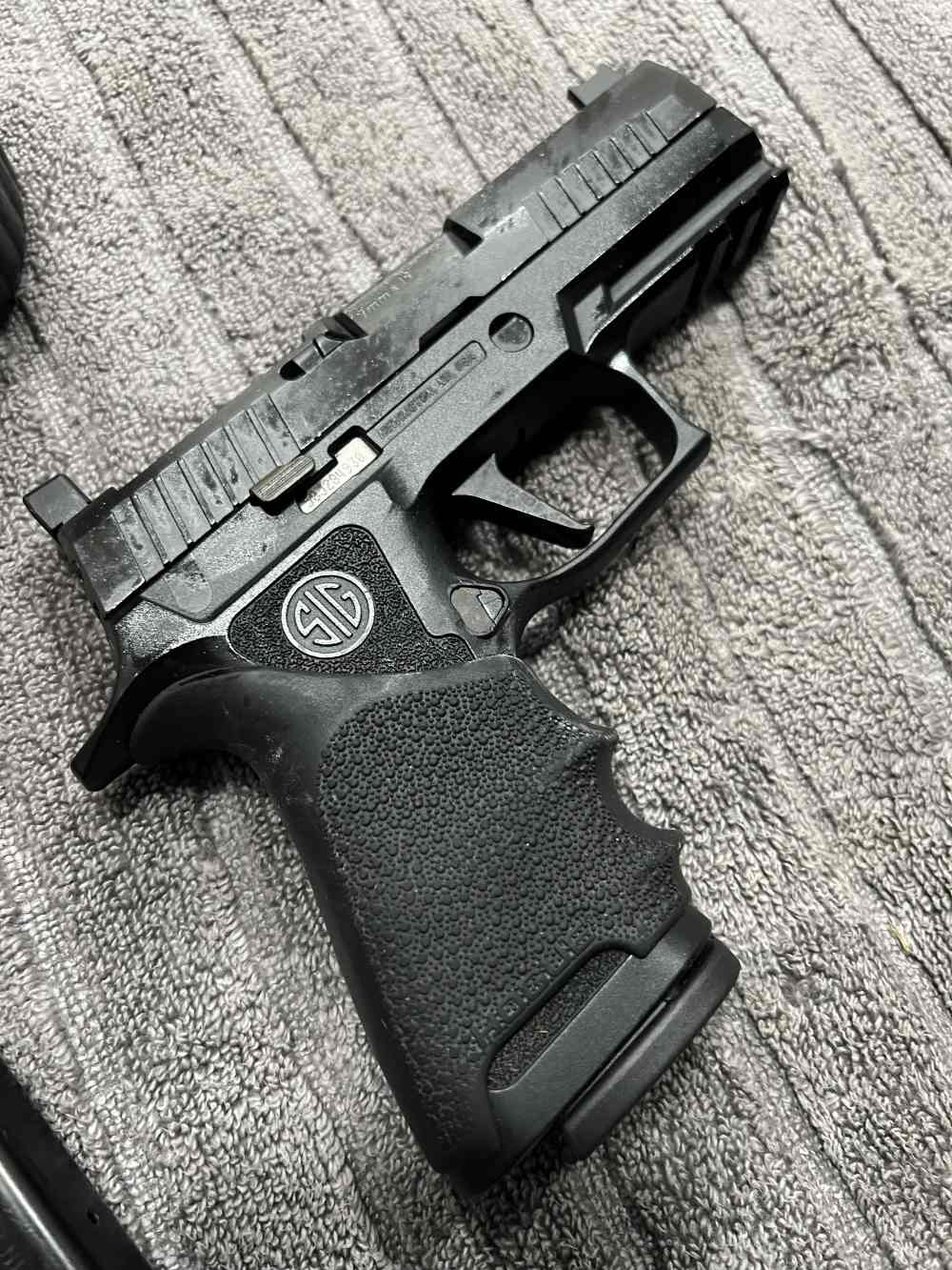 Sig  320 compact     9mm-img-1