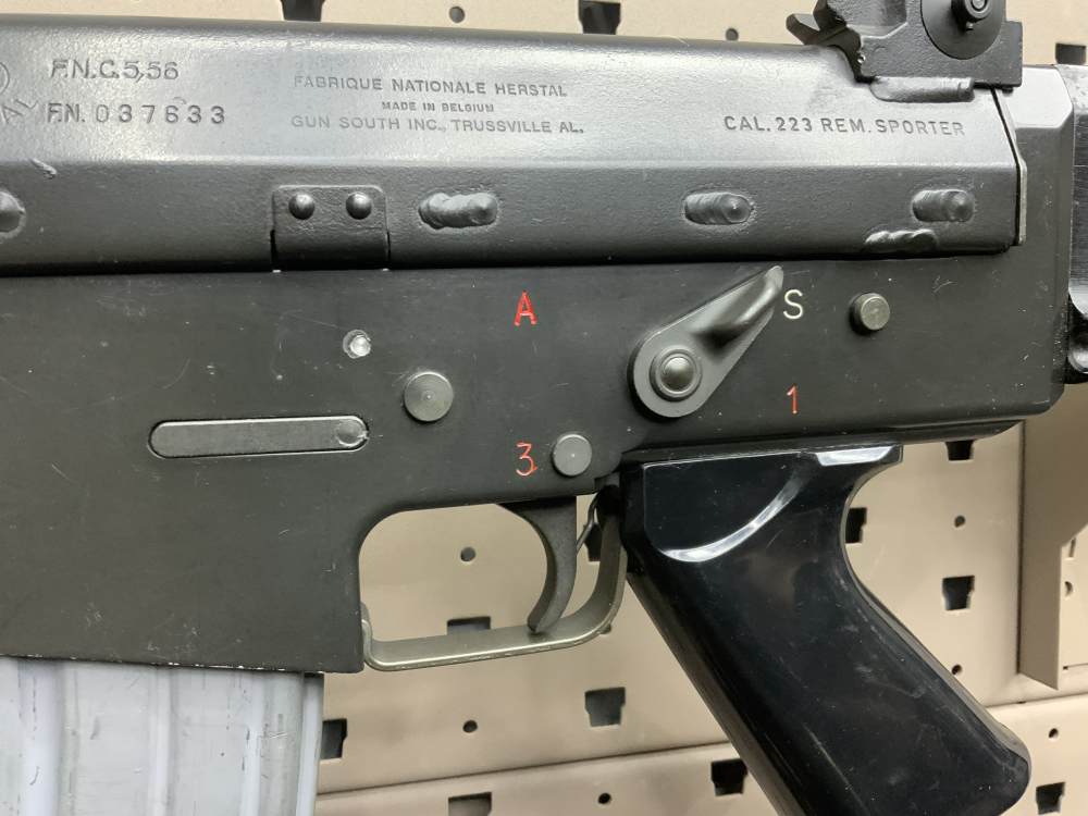 Transferable FNC Sporter folding stock select fire MG.-img-1